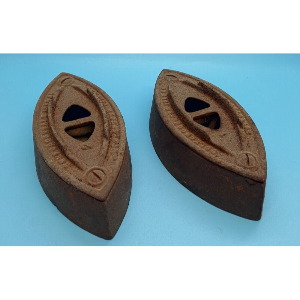 Vtg Colebrookdale Iron Co Sad Iron No 50 Pottstown PA USA Cast Iron Pair Set 2x